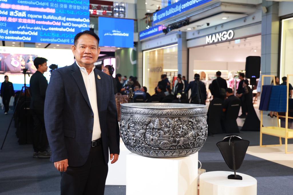“ดีพร้อม” ผนึกภาคีเครือข่าย ขับเคลื่อน OTOP Midyear 2026 ยกระดับผลิตภัณฑ์ไทยสู่เศรษฐกิจสร้างสรรค์ กระตุ้นเศรษฐกิจฐานราก สร้างรายได้สู่ชุมชน