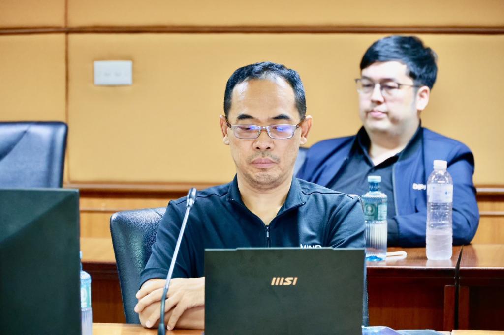 “รองพลาวุธ” ประชุมหน่วยงานสังกัดดีพร้อม เดินหน้าปรับแผนงบปี 70 พร้อมกำชับ ทบทวนโครงการตามแนวทางของสำนักงบประมาณ