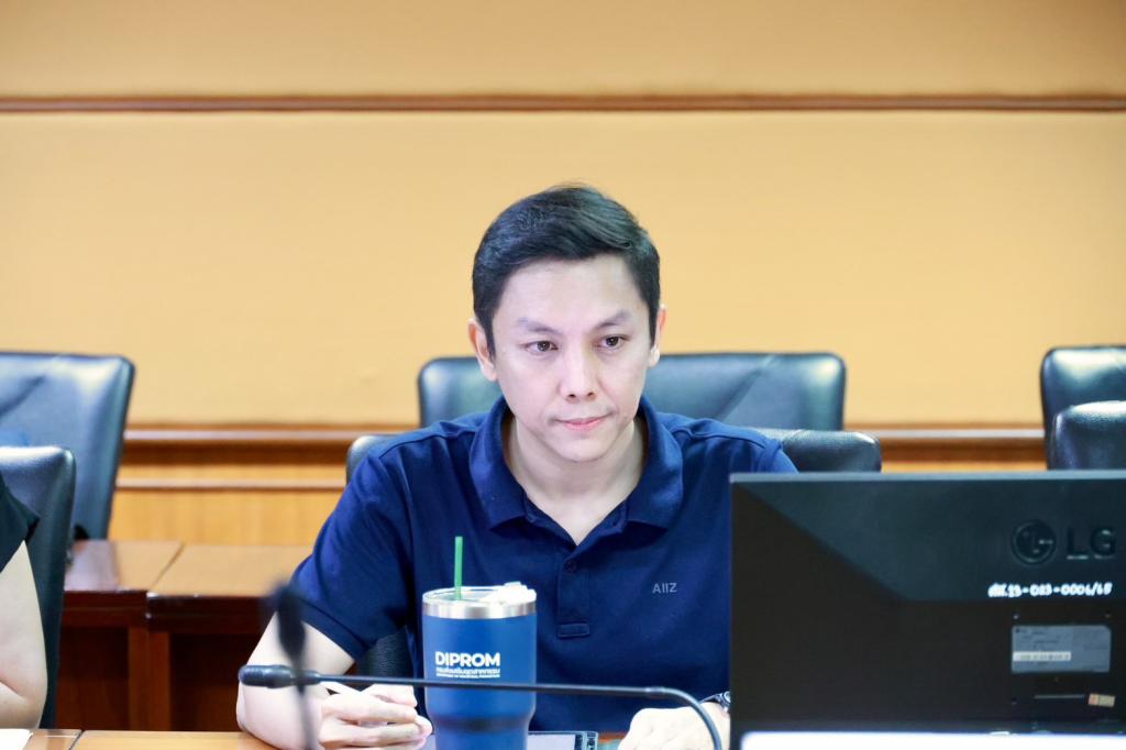 “รองพลาวุธ” ประชุมหน่วยงานสังกัดดีพร้อม เดินหน้าปรับแผนงบปี 70 พร้อมกำชับ ทบทวนโครงการตามแนวทางของสำนักงบประมาณ
