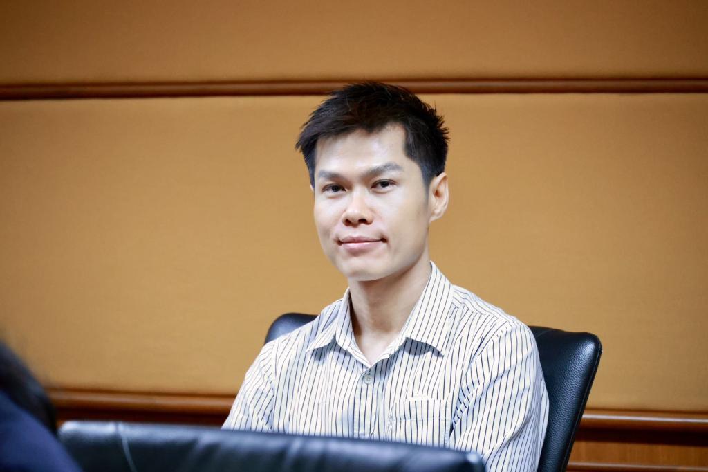 “รองพลาวุธ” ประชุมหน่วยงานสังกัดดีพร้อม เดินหน้าปรับแผนงบปี 70 พร้อมกำชับ ทบทวนโครงการตามแนวทางของสำนักงบประมาณ