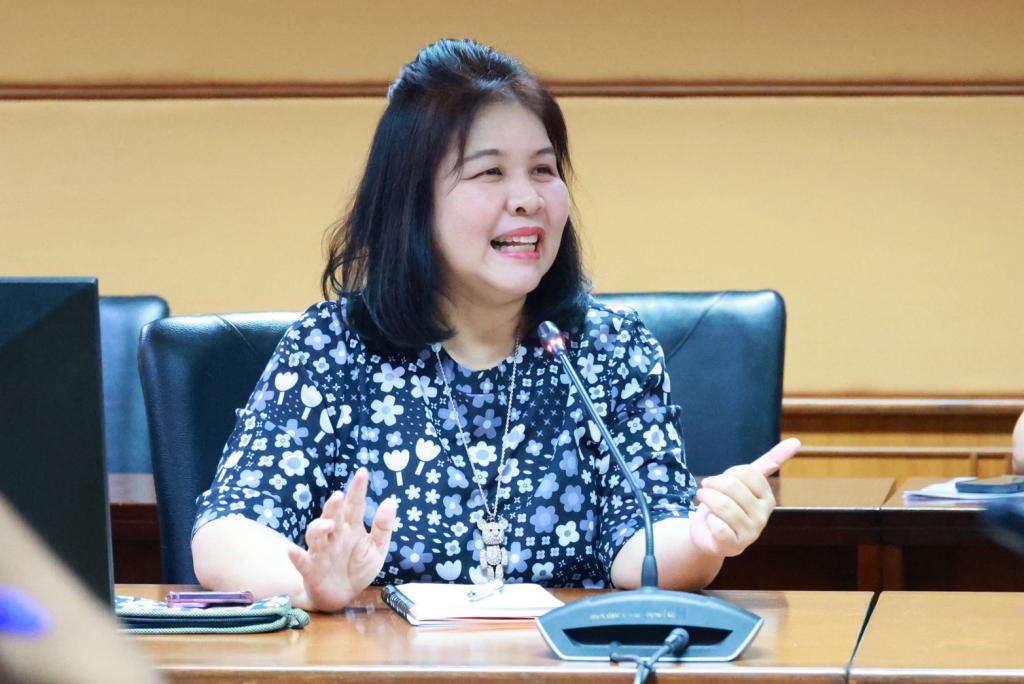 “อธิบดีณัฏฐิญา” กำชับทีม “ดีพร้อม” เร่งเครื่องเดินหน้าการทำงาน พร้อมเบิกจ่ายให้เป็นไปตามแผน ภายใต้แนวทาง ONE MIND เชื่อมโยงบูรณาการทุกหน่วยงาน สร้างเครือข่าย SMEs ให้เติบโตอย่างเข้มแข็ง