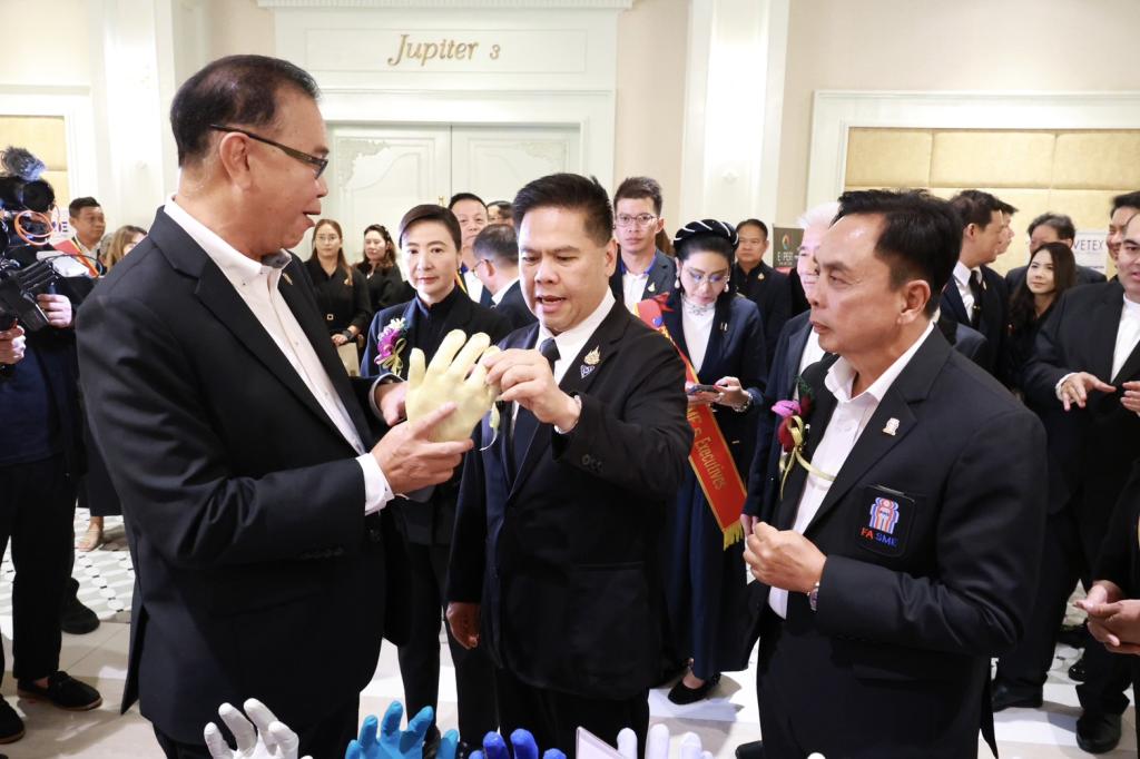 “วราวุธ” ปลุกพลัง SME ไทย งาน 45 ปี ดีพร้อม คพอ. ชู 3 นโยบายหลัก “เพิ่มความรู้-สร้างมาตรฐาน-เปิดทางสู่แหล่งทุน” สู้กติกาโลกใหม่