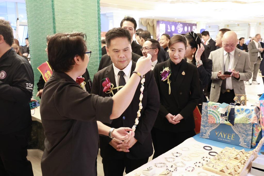 “วราวุธ” ปลุกพลัง SME ไทย งาน 45 ปี ดีพร้อม คพอ. ชู 3 นโยบายหลัก “เพิ่มความรู้-สร้างมาตรฐาน-เปิดทางสู่แหล่งทุน” สู้กติกาโลกใหม่