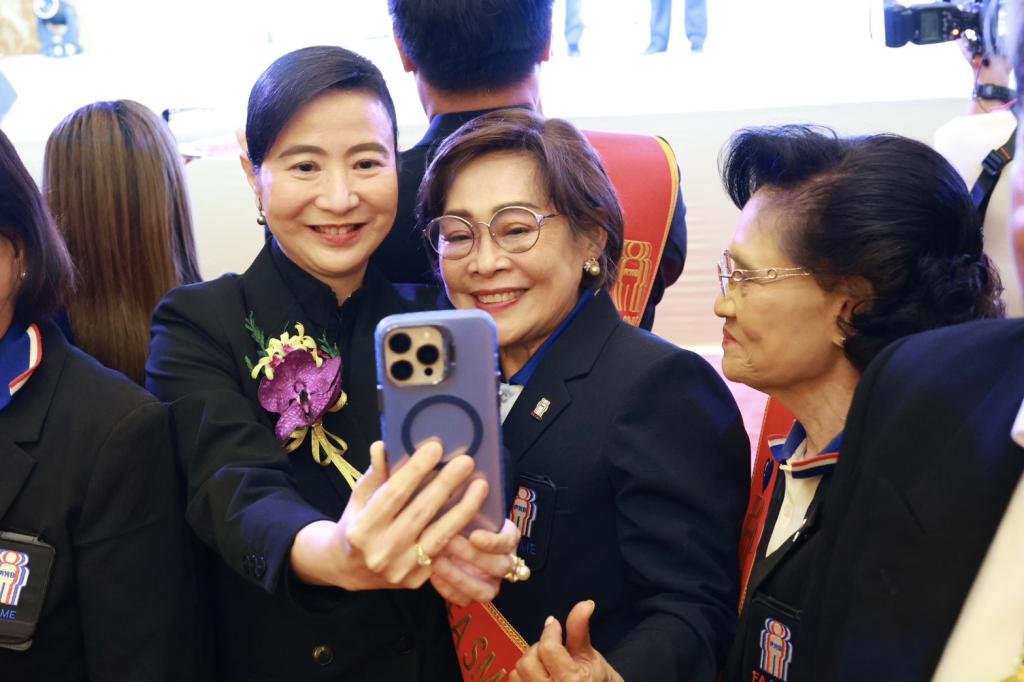 “วราวุธ” ปลุกพลัง SME ไทย งาน 45 ปี ดีพร้อม คพอ. ชู 3 นโยบายหลัก “เพิ่มความรู้-สร้างมาตรฐาน-เปิดทางสู่แหล่งทุน” สู้กติกาโลกใหม่