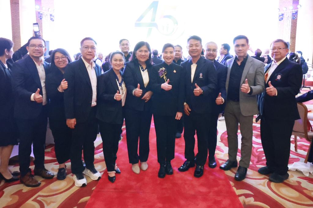 “วราวุธ” ปลุกพลัง SME ไทย งาน 45 ปี ดีพร้อม คพอ. ชู 3 นโยบายหลัก “เพิ่มความรู้-สร้างมาตรฐาน-เปิดทางสู่แหล่งทุน” สู้กติกาโลกใหม่