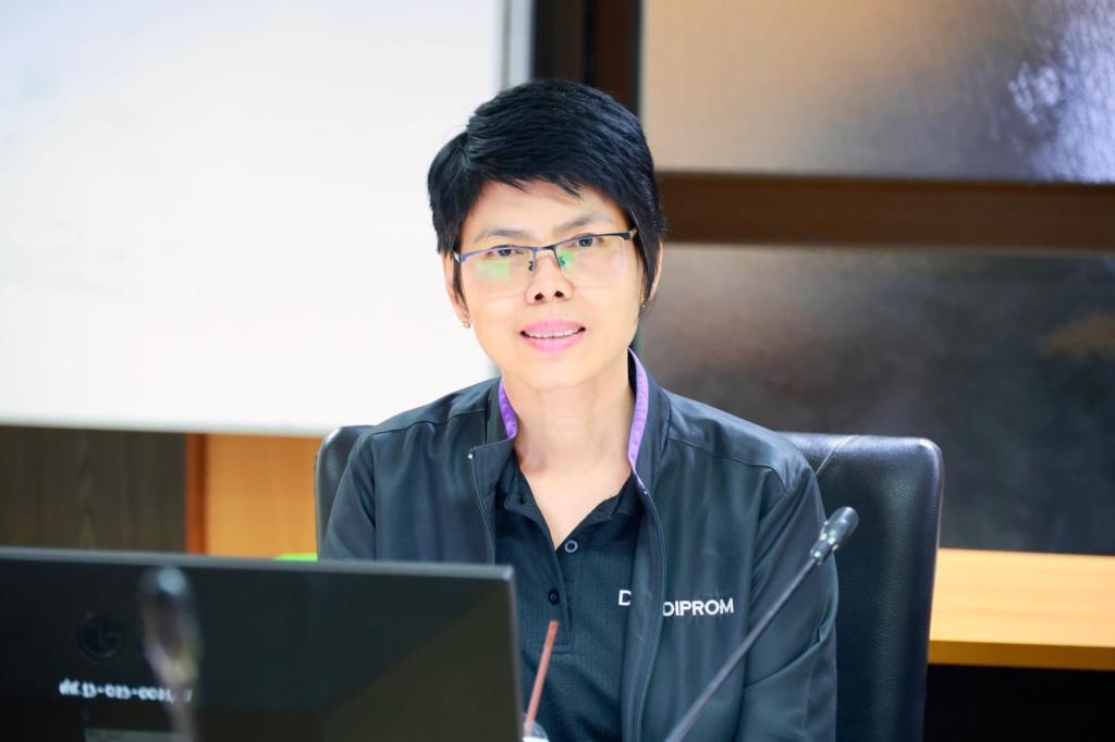 “รองอธิบดีพลาวุธ” หารือผู้ทรงคุณวุฒิ พิจารณารายชื่อผู้สมัครที่ปรึกษาอุตสาหกรรม ‘ดีพร้อม’ ปี 69 ก่อนนับถอยหลังสู่รอบไฟนอล มุ่งสร้างความเชื่อมั่นและยกระดับมาตรฐานการให้บริการที่ปรึกษาอุตสาหกรรมสู่ระดับสากล