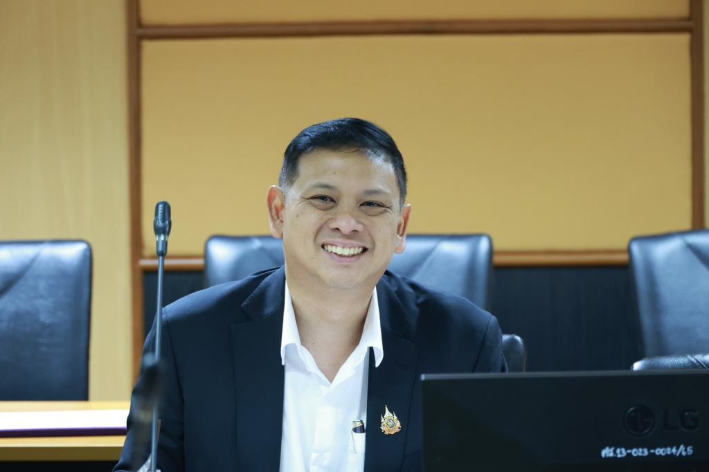 “รองอธิบดีพลาวุธ” หารือผู้ทรงคุณวุฒิ พิจารณารายชื่อผู้สมัครที่ปรึกษาอุตสาหกรรม ‘ดีพร้อม’ ปี 69 ก่อนนับถอยหลังสู่รอบไฟนอล มุ่งสร้างความเชื่อมั่นและยกระดับมาตรฐานการให้บริการที่ปรึกษาอุตสาหกรรมสู่ระดับสากล