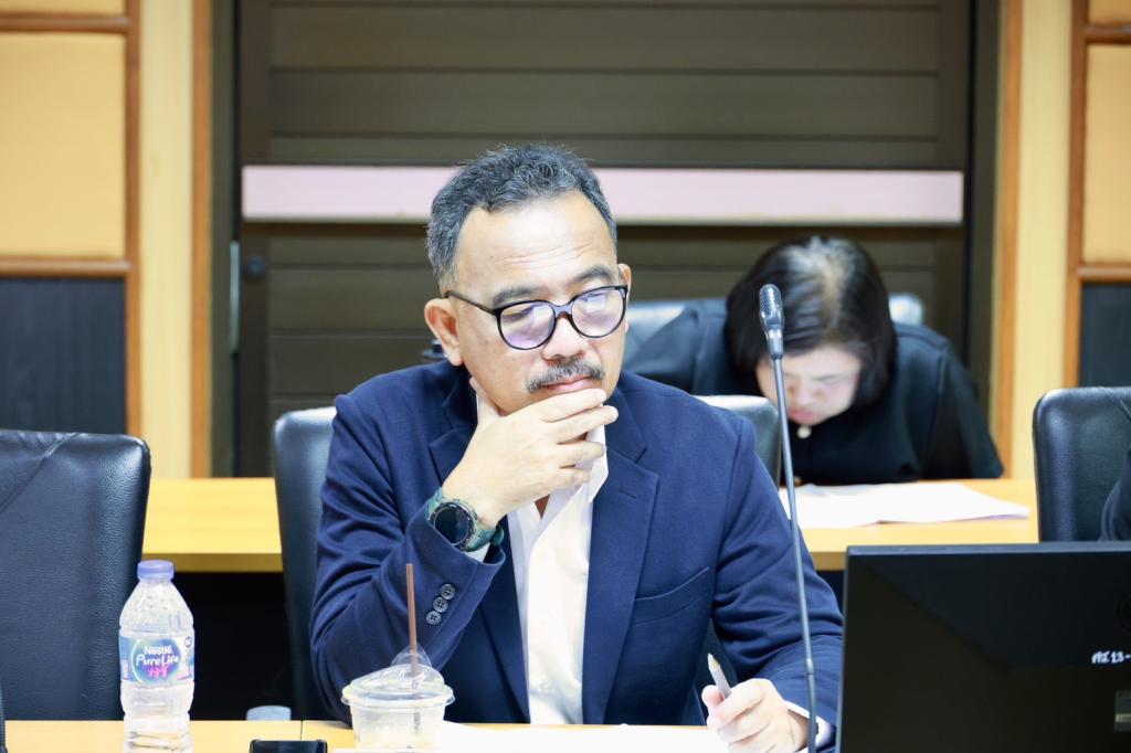 “รองอธิบดีพลาวุธ” หารือผู้ทรงคุณวุฒิ พิจารณารายชื่อผู้สมัครที่ปรึกษาอุตสาหกรรม ‘ดีพร้อม’ ปี 69 ก่อนนับถอยหลังสู่รอบไฟนอล มุ่งสร้างความเชื่อมั่นและยกระดับมาตรฐานการให้บริการที่ปรึกษาอุตสาหกรรมสู่ระดับสากล
