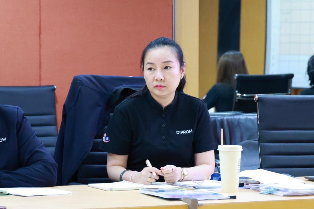 “ปลัดณัฐพล” นำทีมพร้อมด้วย "อธิบดีณัฏฐิญา" ถกเกณฑ์คัดเลือก “อุตสาหกรรมยอดเยี่ยม 2569 เตรียมแผนดำเนินงาน เฟ้นหาสุดยอดสถานประกอบการต้นแบบที่พร้อมปรับตัวและเติบโตอย่างยั่งยืน