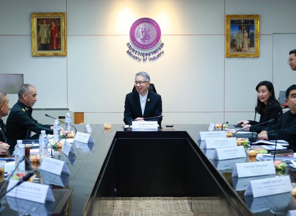“ปลัดณัฐพล” และทีมดีพร้อม นำโดย "อธิบดีณัฏฐิญา" จับมือหน่วยงานพันธมิตร ร่วมจัดแสดงผลิตภัณฑ์ในงาน “THAIDEF - EX 2026” ดันอุตสาหกรรมป้องกันประเทศให้เติบโต