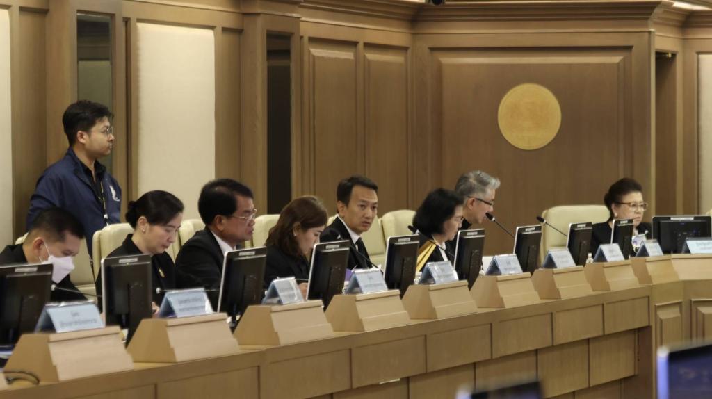 “ปลัดณัฐพล” นำทีมดีพร้อม โดย “อธิบดีณัฏฐิญา” ร่วมประชุมบอร์ดส่งเสริม SME หาทางออกผลกระทบวิกฤตตะวันออกกลาง เร่งขับเคลื่อนมาตรการหนุนผู้ประกอบการไทยเตรียมรับมือเศรษฐกิจโลก