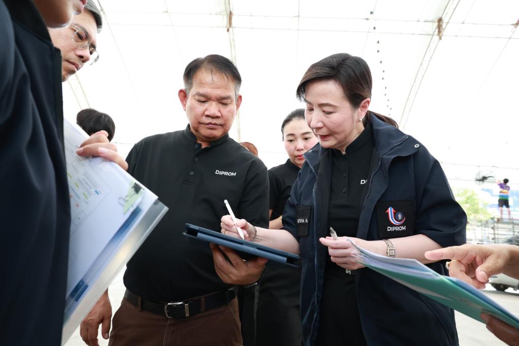 “อธิบดีณัฏฐิญา” ลุยเมืองอู่ทอง ตรวจความเรียบร้อย การเตรียมงานอุตสาหกรรมแฟร์ และกิจกรรมฝึกอาชีพ มุ่งเน้นเพิ่มศักยภาพ สร้างโอกาส สร้างรายได้ให้ชุมชน