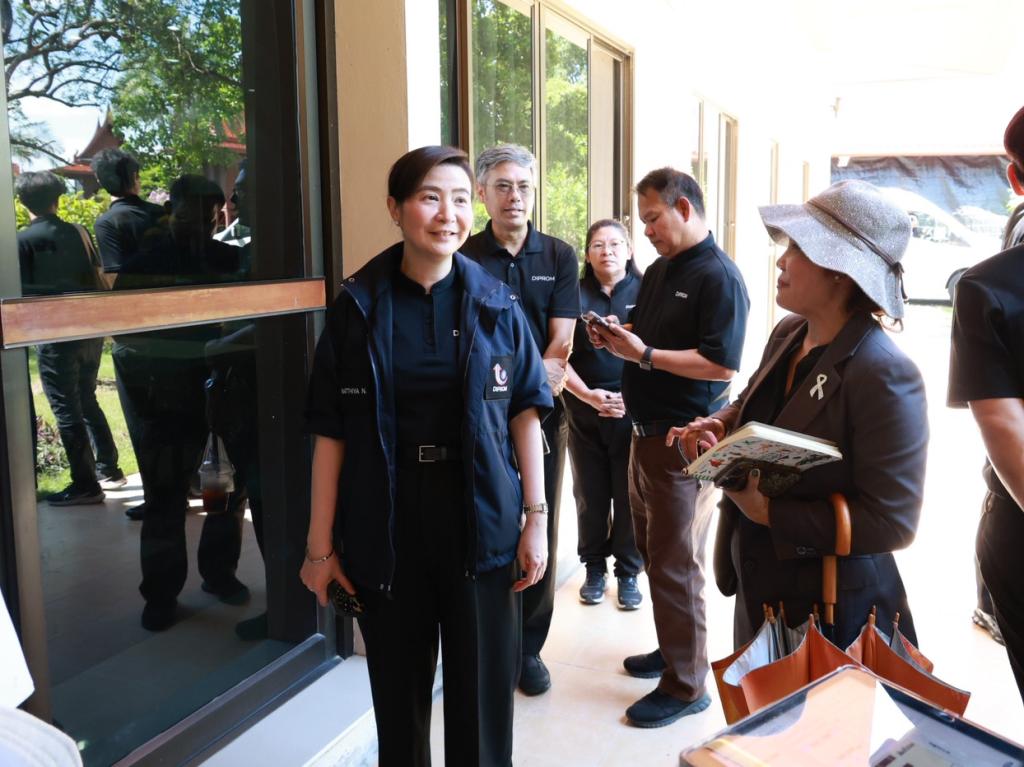 “อธิบดีณัฏฐิญา” ลุยเมืองอู่ทอง ตรวจความเรียบร้อย การเตรียมงานอุตสาหกรรมแฟร์ และกิจกรรมฝึกอาชีพ มุ่งเน้นเพิ่มศักยภาพ สร้างโอกาส สร้างรายได้ให้ชุมชน