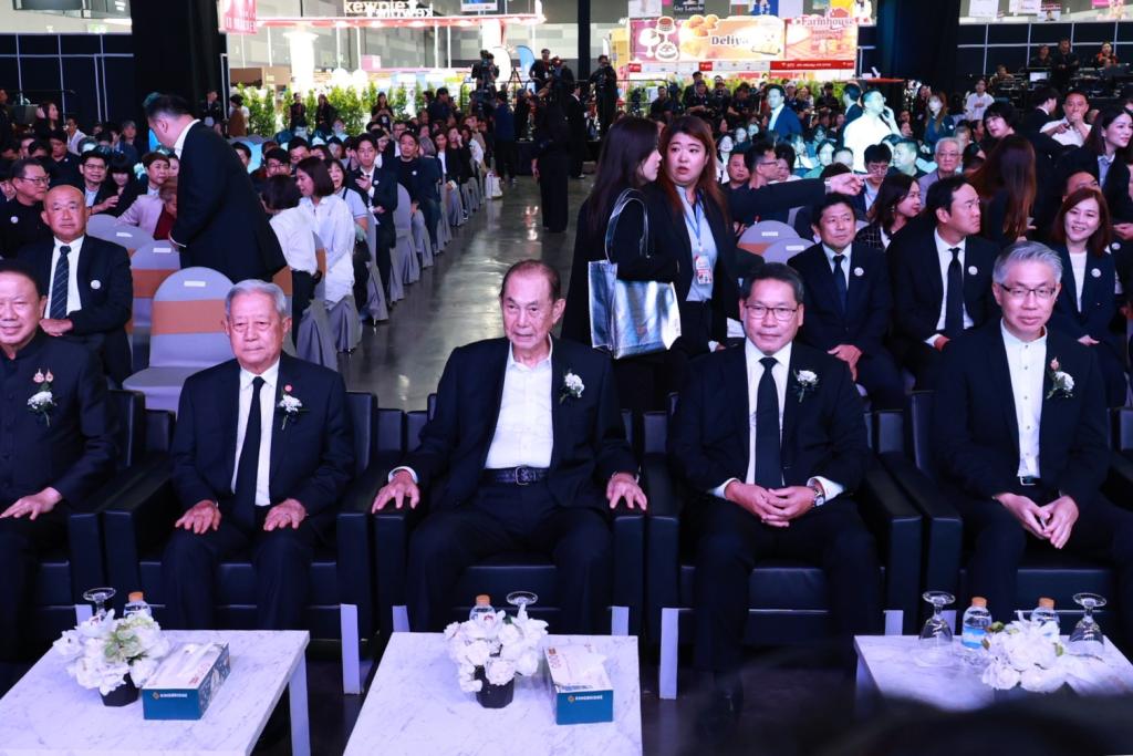 “ปลัดณัฐพล” ร่วมยินดีเครือสหพัฒน์ เปิดงาน “สหกรุ๊ปแฟร์ & เฟส ครั้งที่ 30” “อธิบดีณัฏฐิญา” เปิดเจรจาหาพันธมิตรร่วม ชวนสหพัฒน์ จัดมหกรรมสินค้า X อุตสาหกรรมแฟร์ ย้ำความร่วมมือภาครัฐ-เอกชน บูรณาการขับเคลื่อนเศรษฐกิจและหนุนผู้ประกอบการไทยอย่างต่อเนื่อง