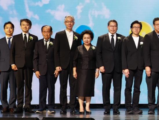 “ปลัดณัฐพล” ร่วมยินดีเครือสหพัฒน์ เปิดงาน “สหกรุ๊ปแฟร์ & เฟส ครั้งที่ 30” “อธิบดีณัฏฐิญา” เปิดเจรจาหาพันธมิตรร่วม ชวนสหพัฒน์ จัดมหกรรมสินค้า X อุตสาหกรรมแฟร์ ย้ำความร่วมมือภาครัฐ-เอกชน บูรณาการขับเคลื่อนเศรษฐกิจและหนุนผู้ประกอบการไทยอย่างต่อเนื่อง