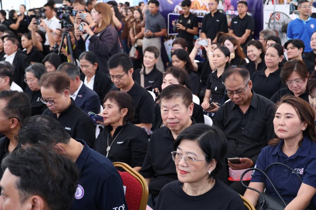 รมว.วราวุธ เปิด “อุตสาหกรรมแฟร์ @สุพรรณบุรี“ โชว์ศักยภาพการผลิต เพิ่มช่องทางตลาดเชิงรุก ทุบราคาโรงงาน บูรณาการผ่าน ONE MIND วางเป้าหมายกระจายรายได้ เชื่อมเศรษฐกิจท้องถิ่นไทยอย่างไร้รอยต่อ