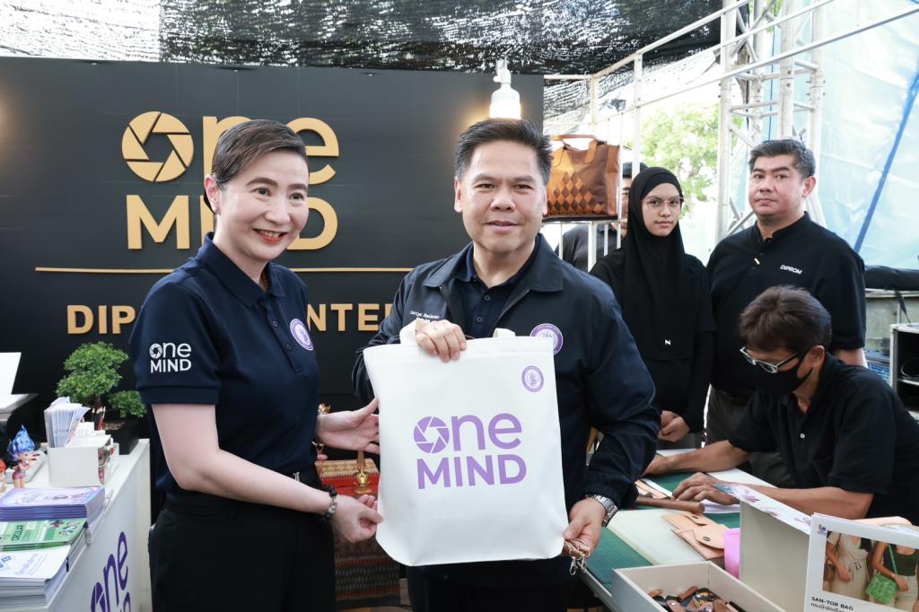 รมว.วราวุธ เปิด “อุตสาหกรรมแฟร์ @สุพรรณบุรี“ โชว์ศักยภาพการผลิต เพิ่มช่องทางตลาดเชิงรุก ทุบราคาโรงงาน บูรณาการผ่าน ONE MIND วางเป้าหมายกระจายรายได้ เชื่อมเศรษฐกิจท้องถิ่นไทยอย่างไร้รอยต่อ