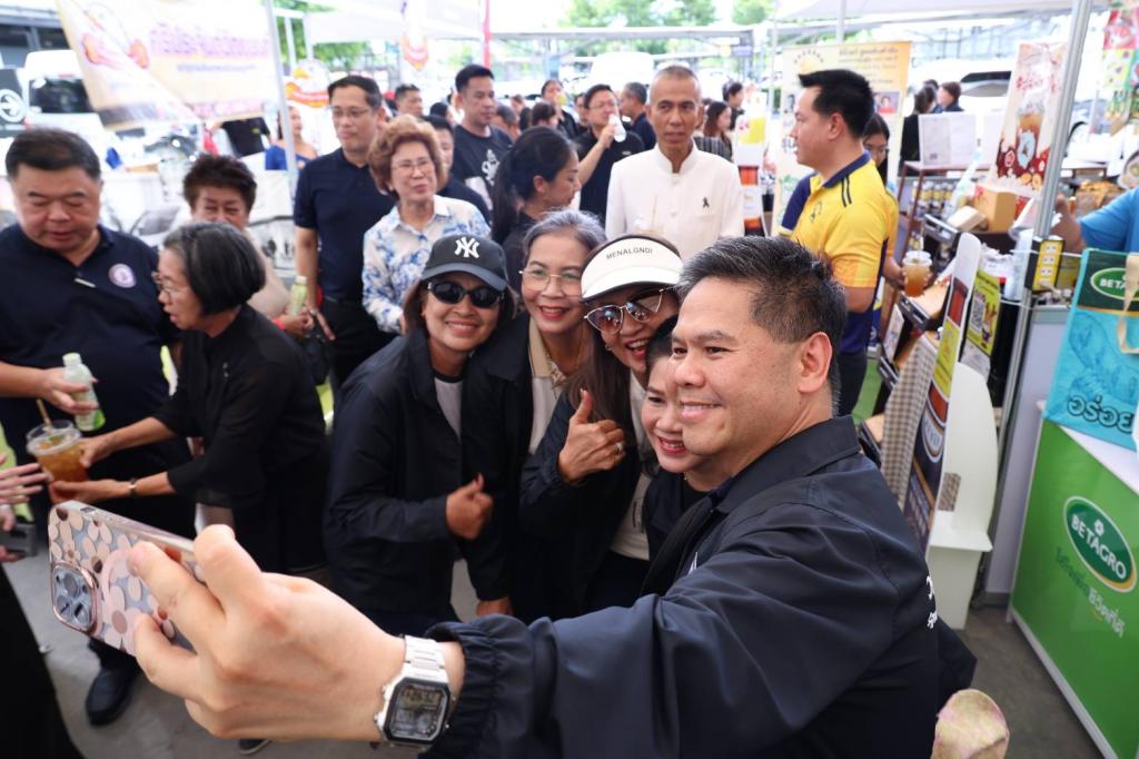 รมว.วราวุธ เปิด “อุตสาหกรรมแฟร์ @สุพรรณบุรี“ โชว์ศักยภาพการผลิต เพิ่มช่องทางตลาดเชิงรุก ทุบราคาโรงงาน บูรณาการผ่าน ONE MIND วางเป้าหมายกระจายรายได้ เชื่อมเศรษฐกิจท้องถิ่นไทยอย่างไร้รอยต่อ