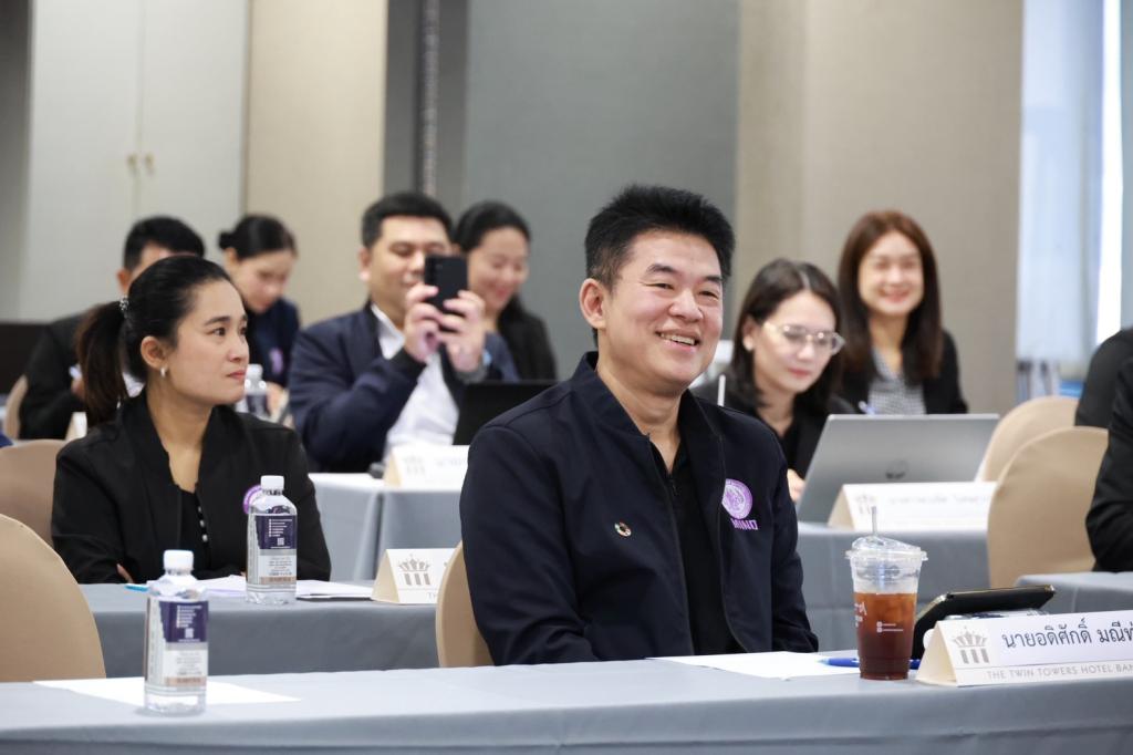“อธิบดีณัฏฐิญา” มอบ “เลขาฯ วีระพล” ถ่ายทอดภารกิจ ดีพร้อม เชื่อมโยงการทำงาน สอจ. ชูโมเดลหนุนยกระดับศักยภาพ ผปก. ตอบโจทย์เศรษฐกิจเชิงพื้นที่