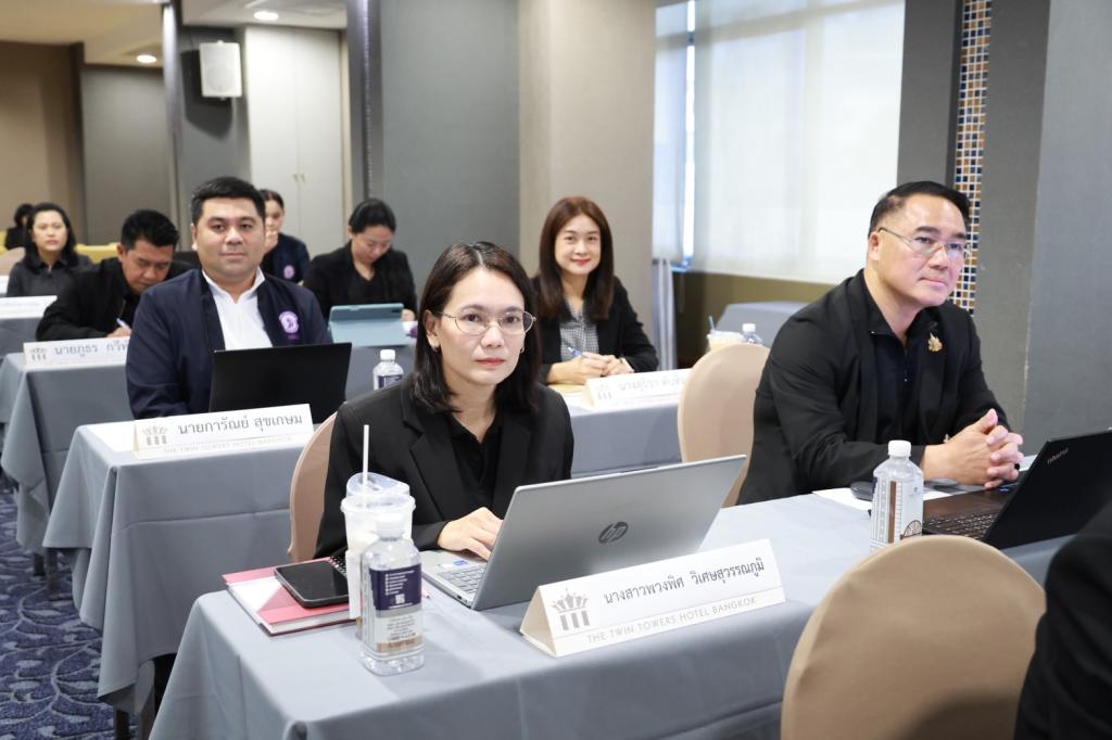 “อธิบดีณัฏฐิญา” มอบ “เลขาฯ วีระพล” ถ่ายทอดภารกิจ ดีพร้อม เชื่อมโยงการทำงาน สอจ. ชูโมเดลหนุนยกระดับศักยภาพ ผปก. ตอบโจทย์เศรษฐกิจเชิงพื้นที่