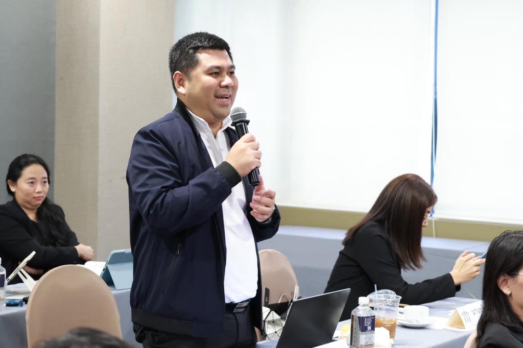 “อธิบดีณัฏฐิญา” มอบ “เลขาฯ วีระพล” ถ่ายทอดภารกิจ ดีพร้อม เชื่อมโยงการทำงาน สอจ. ชูโมเดลหนุนยกระดับศักยภาพ ผปก. ตอบโจทย์เศรษฐกิจเชิงพื้นที่