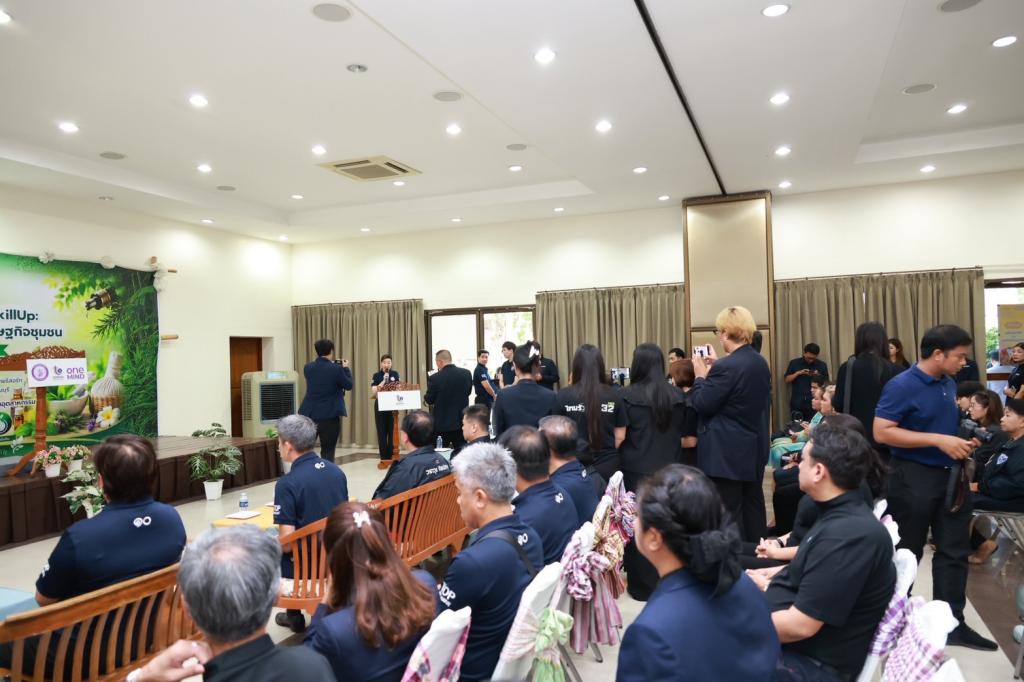 “วราวุธ” หนุน “DIPROM Community SkillUp” สร้างผู้ประกอบการรุ่นใหม่ ดันรายได้เพิ่ม เสริมความแข็งแกร่งให้เศรษฐกิจชุมชน ผ่านการต่อยอด เพิ่มมูลค่าวัตถุดิบในท้องถิ่น