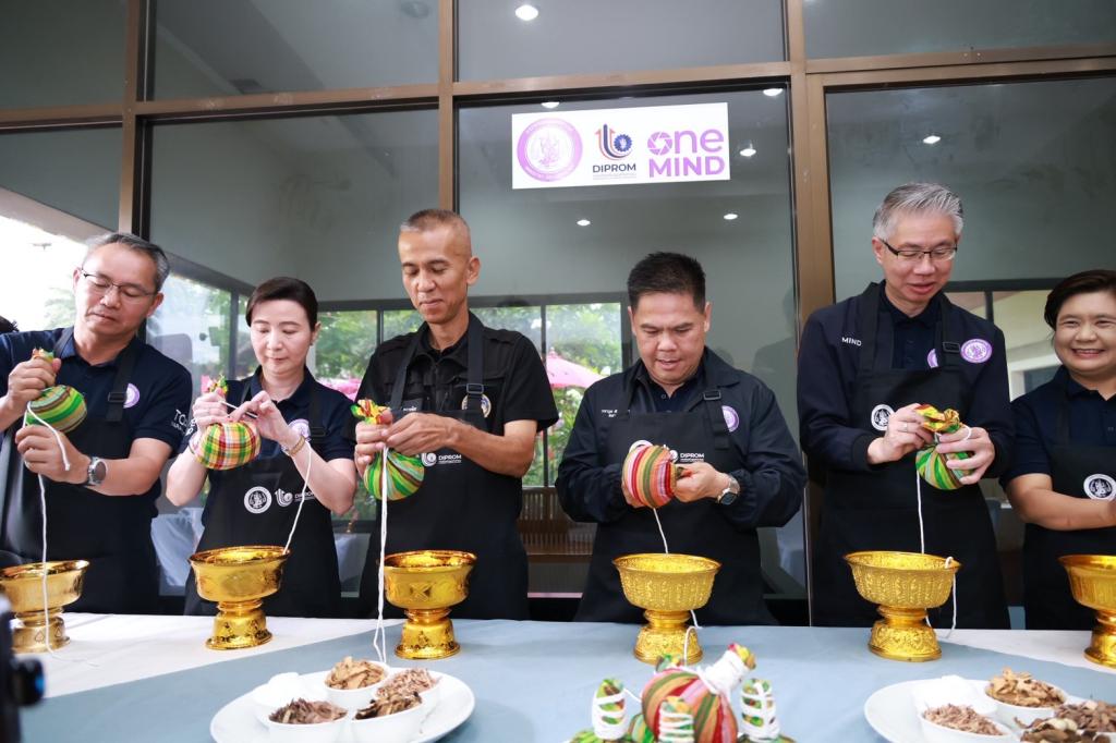 “วราวุธ” หนุน “DIPROM Community SkillUp” สร้างผู้ประกอบการรุ่นใหม่ ดันรายได้เพิ่ม เสริมความแข็งแกร่งให้เศรษฐกิจชุมชน ผ่านการต่อยอด เพิ่มมูลค่าวัตถุดิบในท้องถิ่น