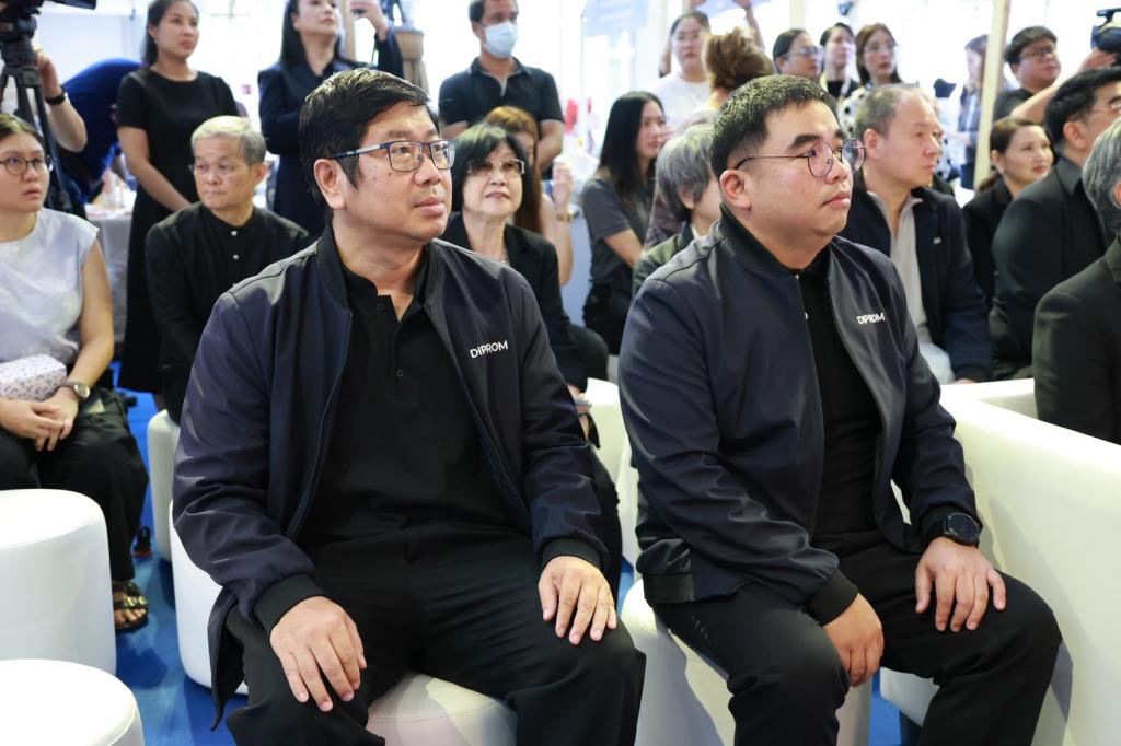 “อธิบดีณัฏฐิญา” ประกาศความสำเร็จ งาน "DIPROM Creative & Innovation 2026" ชูนวัตกรรม Generative AI ยกระดับ 50 ผลิตภัณฑ์ชุมชนสู่สากล คาดกระตุ้นมูลค่าเศรษฐกิจกว่า 30 ล้านบาท
