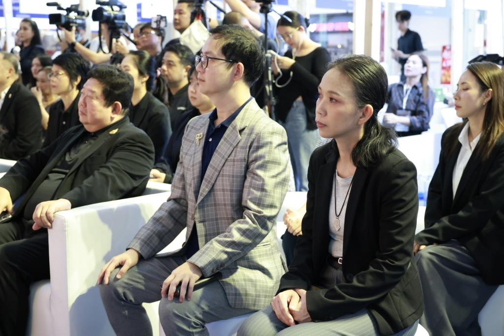“อธิบดีณัฏฐิญา” ประกาศความสำเร็จ งาน "DIPROM Creative & Innovation 2026" ชูนวัตกรรม Generative AI ยกระดับ 50 ผลิตภัณฑ์ชุมชนสู่สากล คาดกระตุ้นมูลค่าเศรษฐกิจกว่า 30 ล้านบาท