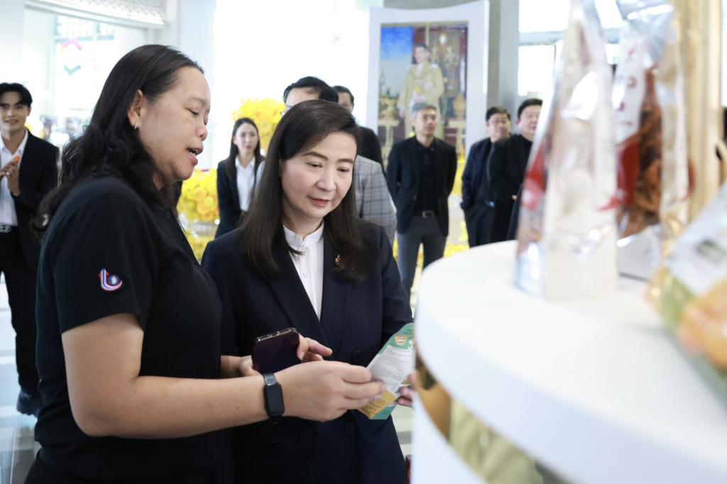 “อธิบดีณัฏฐิญา” ประกาศความสำเร็จ งาน "DIPROM Creative & Innovation 2026" ชูนวัตกรรม Generative AI ยกระดับ 50 ผลิตภัณฑ์ชุมชนสู่สากล คาดกระตุ้นมูลค่าเศรษฐกิจกว่า 30 ล้านบาท