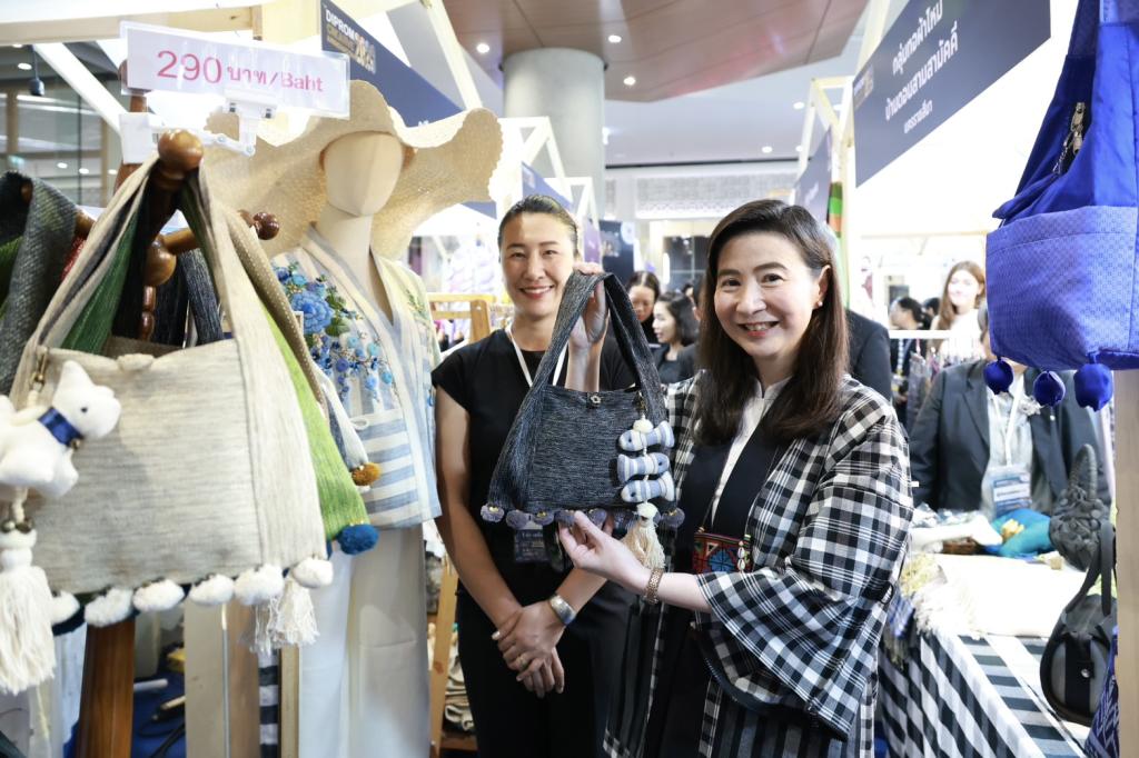 “อธิบดีณัฏฐิญา” ประกาศความสำเร็จ งาน "DIPROM Creative & Innovation 2026" ชูนวัตกรรม Generative AI ยกระดับ 50 ผลิตภัณฑ์ชุมชนสู่สากล คาดกระตุ้นมูลค่าเศรษฐกิจกว่า 30 ล้านบาท