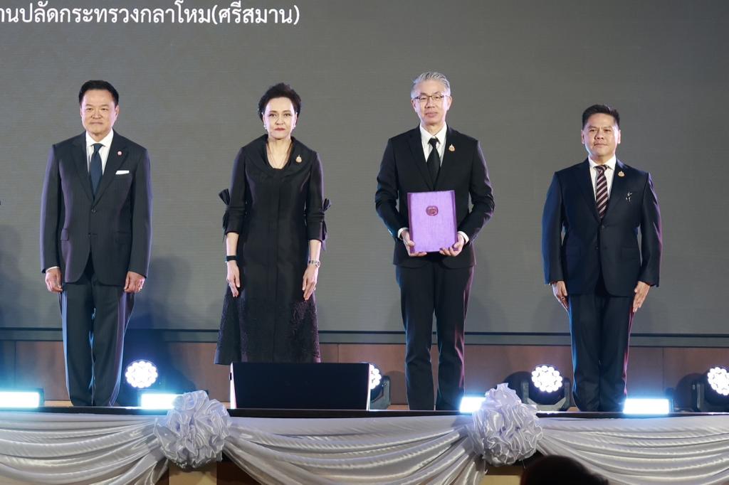 อก.- กห. - อว. ดัน “Defense Tech เมดอินไทยแลนด์” ขับเคลื่อน THAIDEF-EX 2026 เวทีแรก เชื่อม งานวิจัย สู่ ภาคการผลิต "ดีพร้อม" นำทัพรวมพลังผู้ประกอบการ หนุน อุตสาหกรรมป้องกันประเทศสู่ระดับสากล