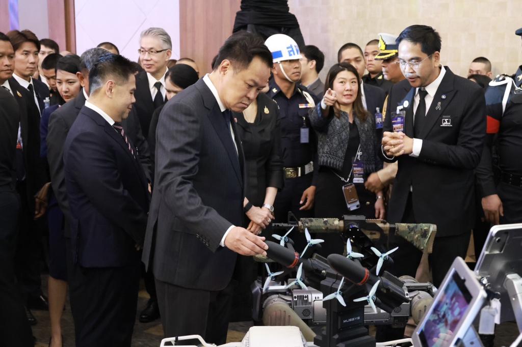อก.- กห. - อว. ดัน “Defense Tech เมดอินไทยแลนด์” ขับเคลื่อน THAIDEF-EX 2026 เวทีแรก เชื่อม งานวิจัย สู่ ภาคการผลิต "ดีพร้อม" นำทัพรวมพลังผู้ประกอบการ หนุน อุตสาหกรรมป้องกันประเทศสู่ระดับสากล