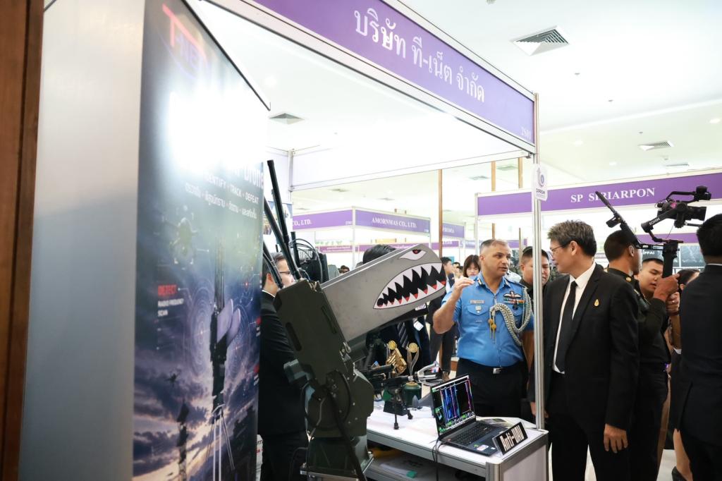 อก.- กห. - อว. ดัน “Defense Tech เมดอินไทยแลนด์” ขับเคลื่อน THAIDEF-EX 2026 เวทีแรก เชื่อม งานวิจัย สู่ ภาคการผลิต "ดีพร้อม" นำทัพรวมพลังผู้ประกอบการ หนุน อุตสาหกรรมป้องกันประเทศสู่ระดับสากล