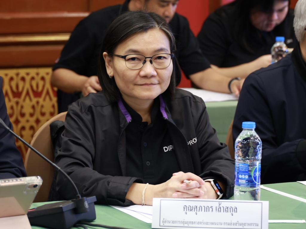 “รองอธิบดีพลาวุธ” บินตรงเมืองล้านนา เปิดเวทีรับฟังความคิดเห็นฯ จากหน่วยงานรัฐ-เอกชนภาคเหนือ ลุยพลิกโจทย์พื้นที่สู่การยกระดับ ผปก.ไทย ด้วยพลังทุกภาคส่วนอย่างยั่งยืน