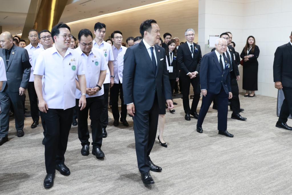 “นายกฯ อนุทิน” เปิดฉากยิ่งใหญ่!! "International Healthcare Week 2026" มหกรรมสุขภาพระดับเอเชีย พร้อมเยี่ยมชมบูธนิทรรศการผลงานผลิตภัณฑ์ทางการแพทย์ของ “ดีพร้อม”