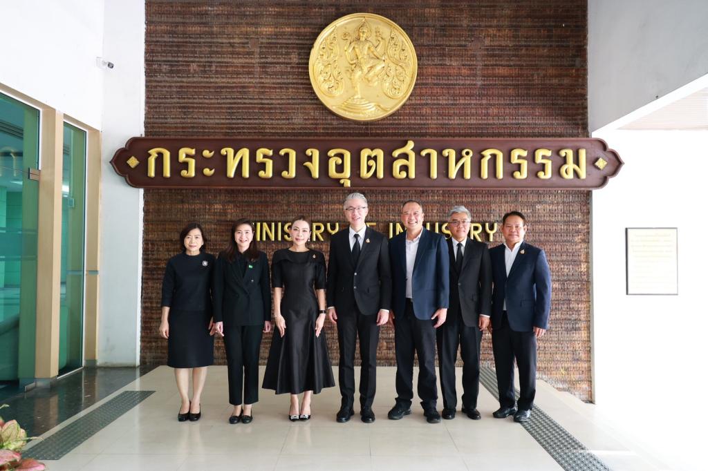 “ดีพร้อม” ผนึกภาคีเตรียมจัด “YOUNG รักษ์ทะเล SEA THE CHANGE” สร้างพลังเยาวชนอนุรักษ์ทะเล พร้อมเปิดเวทีผู้ประกอบการรักษ์โลก ขับเคลื่อนเศรษฐกิจสีเขียว