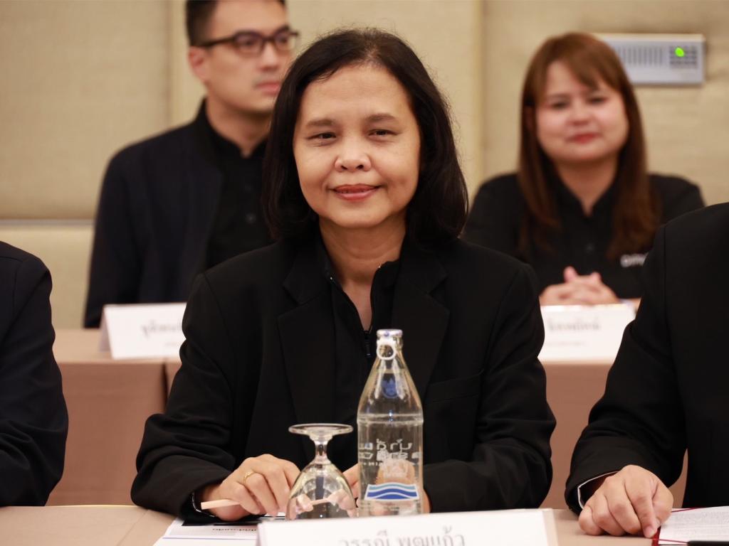 “อธิบดีณัฏฐิญา” นำทีมดีพร้อม ล่องใต้เปิดเวทีรับฟังความคิดเห็นฯ ภาครัฐ-เอกชน พร้อมเดินหน้าแก้เกมเชิงพื้นที่สู่การยกระดับ ผู้ประกอบการไทย ด้วยพลังทุกภาคส่วนอย่างเต็มสูบ