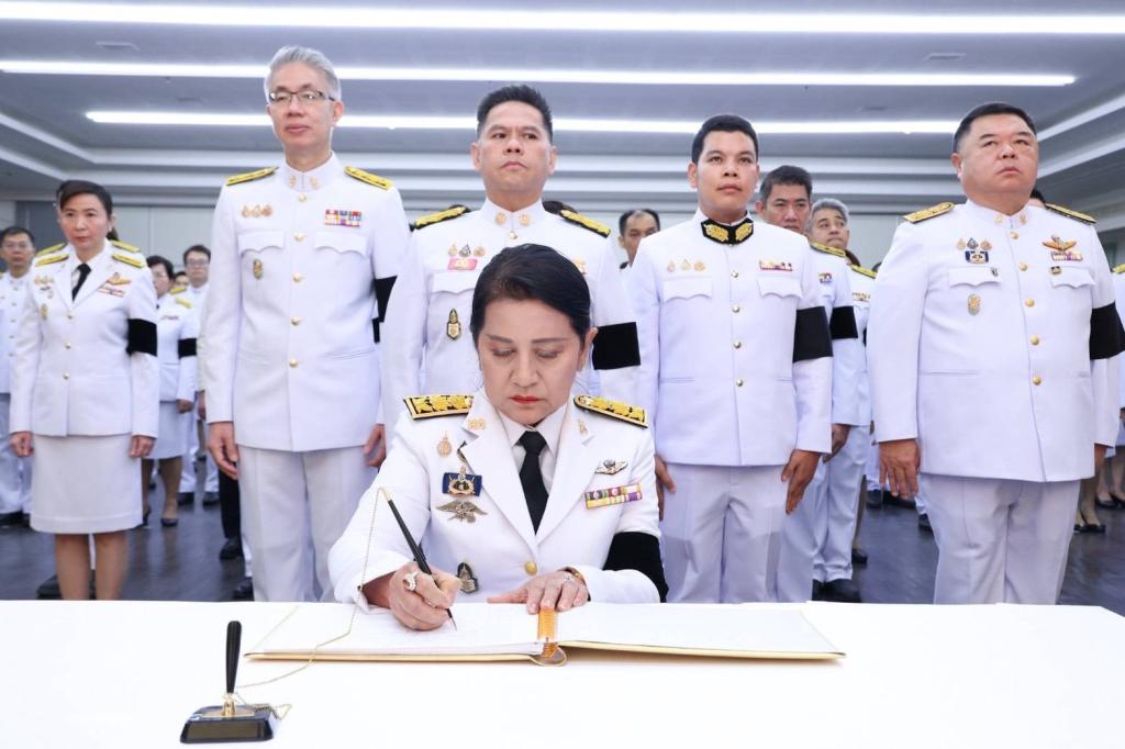 “วราวุธ” นำ ขรก. เจ้าหน้าที่ กระทรวงอุตสาหกรรม ถวายพระพรชัยมงคลเฉลิมพระเกียรติพระบาทสมเด็จพระเจ้าอยู่หัว เนื่องในโอกาสเฉลิมพระชนมพรรษา 28 กรกฎาคม 2569