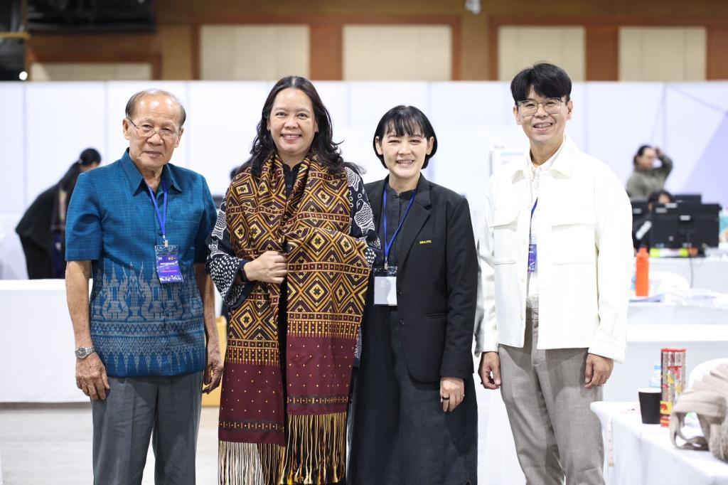 “ดีพร้อม” ชวนเกาะติดการคัดสรรสุดยอด OTOP ปี 69 ประเภทผ้า เครื่องแต่งกาย ยอดสมัครพุ่งทะลุ 6,800 ผลิตภัณฑ์ ย้ำประเมินเข้มตามมาตรฐานสากล