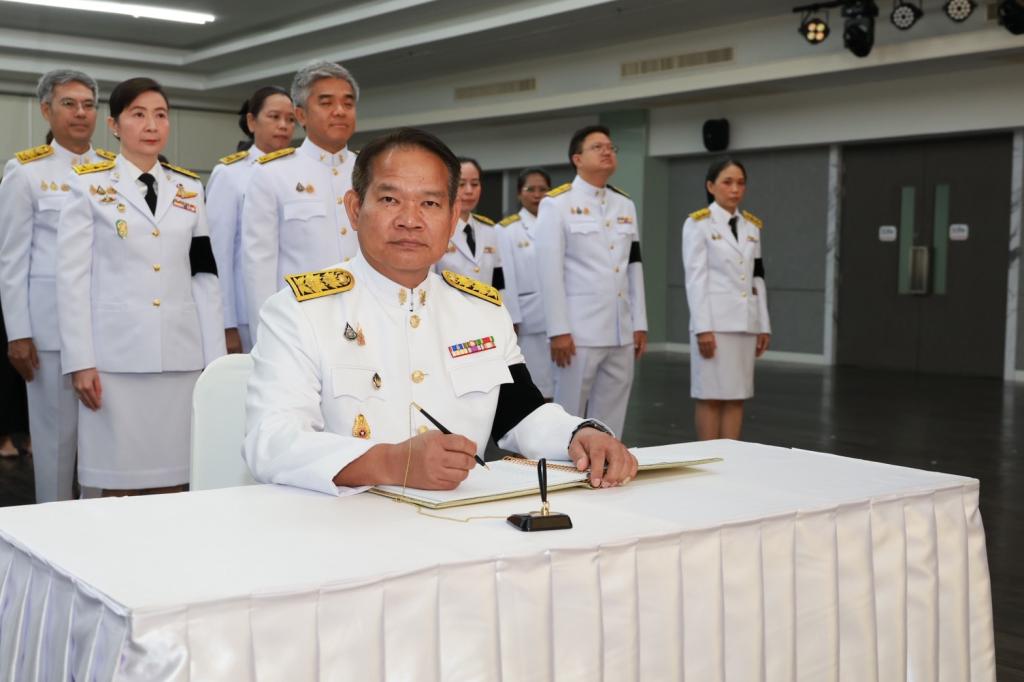 "อธิบดีณัฏฐิญา" นำข้าราชการและบุคลากรดีพร้อม ถวายพระพรชัยมงคลและถวายสัตย์ปฏิญาณ เนื่องในโอกาสวันเฉลิมพระชนมพรรษา พระบาทสมเด็จพระเจ้าอยู่หัว 28 กรกฎาคม 2569