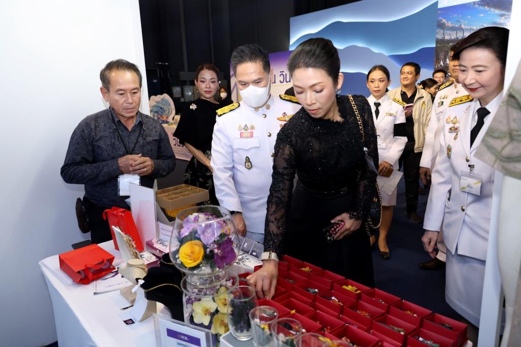 “วราวุธ” นำกระทรวงอุตฯ ร่วมเฝ้ารับเสด็จสมเด็จพระเจ้าลูกเธอ เจ้าฟ้าสิริวัณณวรี นารีรัตนราชกัญญา ในพิธีเปิดนิทรรศการ Young รักษ์ทะเล “SEA THE CHANGE” พร้อมเยี่ยมชมบูธ “ดีพร้อม” ภายในงาน