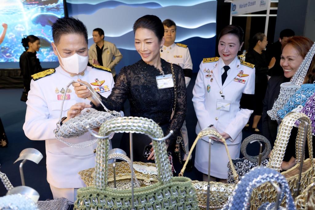 “วราวุธ” นำกระทรวงอุตฯ ร่วมเฝ้ารับเสด็จสมเด็จพระเจ้าลูกเธอ เจ้าฟ้าสิริวัณณวรี นารีรัตนราชกัญญา ในพิธีเปิดนิทรรศการ Young รักษ์ทะเล “SEA THE CHANGE” พร้อมเยี่ยมชมบูธ “ดีพร้อม” ภายในงาน