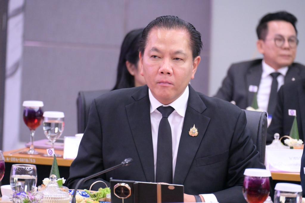 “อธิบดีณัฏฐิญา” พร้อมผู้บริหารดีพร้อม ร่วมต้อนรับ “รนม.ศุภจี” พร้อมรับมอบนโยบาย ปลุกอุตสาหกรรมไทยรับโลกใหม่ ดัน Made in Thailand ชูไบโอเอเนอร์จี เซมิคอนดักเตอร์-โฟโตนิกส์ พร้อมทบทวนกฎหมาย ปรับดัชนีสะท้อนเศรษฐกิจจริง เผยปลาย ส.ค. เตรียมเจรจาภาษีสหรัฐฯ