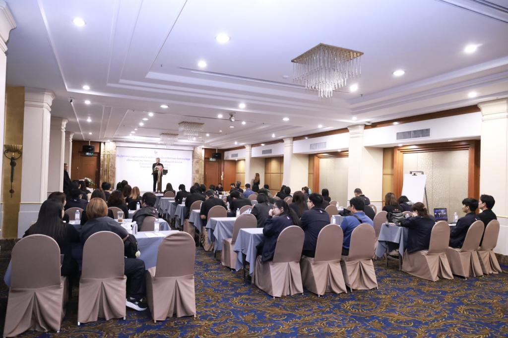 “รองอธิบดีดุสิต” ร่วมชื่นชมความสำเร็จ Data Governance พร้อมเน้นย้ำเดินหน้าต่อยอดระบบข้อมูล-ความปลอดภัย สู่ Data-driven Organization