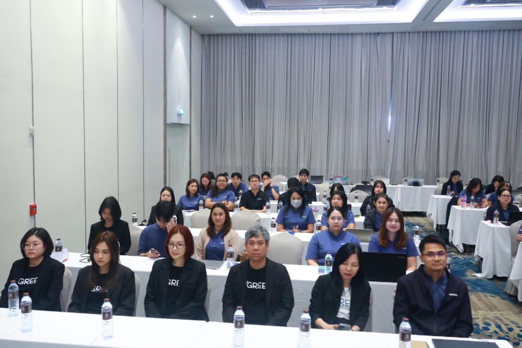 “ดีพร้อม” ติดอาวุธบุคลากร เสริมแกร่งเพิ่มผลิตภาพสีเขียวและคาร์บอนฟุตพริ้นท์ พร้อมต่อยอด ขับเคลื่อนอุตสาหกรรม สู่ Net Zero อย่างยั่งยืน