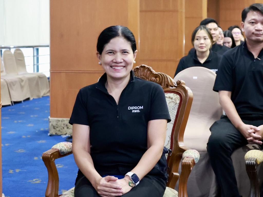 “อธิบดีณัฏฐิญา” มอบวุฒิบัตร “ดีพร้อม คพอ. ภาคกลาง-ตะวันออก” ปั้น 84 ผู้บริหารยุคใหม่ ชูกลยุทธ์ตลาดนำการผลิต ผสานพลังเครือข่ายขับเคลื่อนเศรษฐกิจไทย