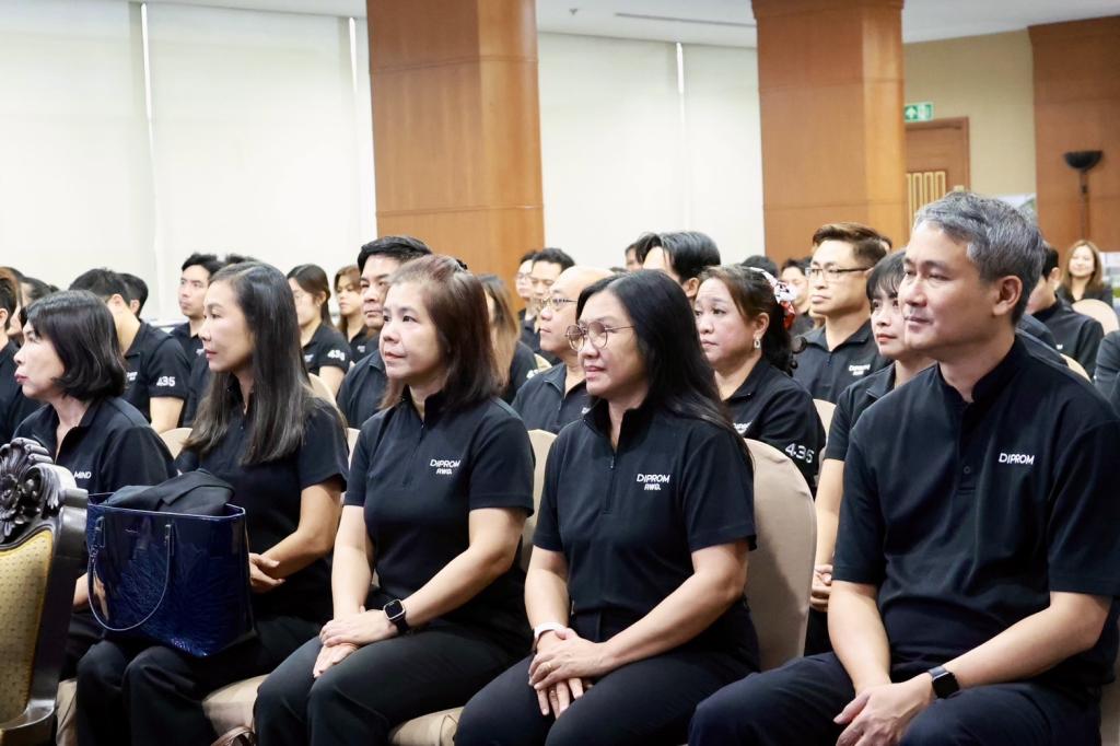 “อธิบดีณัฏฐิญา” มอบวุฒิบัตร “ดีพร้อม คพอ. ภาคกลาง-ตะวันออก” ปั้น 84 ผู้บริหารยุคใหม่ ชูกลยุทธ์ตลาดนำการผลิต ผสานพลังเครือข่ายขับเคลื่อนเศรษฐกิจไทย