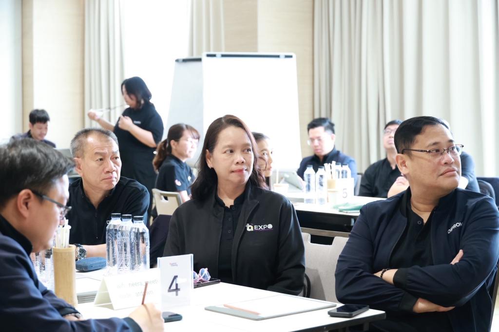 “อธิบดีณัฏฐิญา” ปิดห้อง ติวเข้ม พร้อมติดอาวุธทางความคิดให้ผู้บริหารดีพร้อม เปิดโอกาส คิดนอกกรอบ เพื่อพัฒนาทักษะการเป็นผู้นำแห่งอนาคต