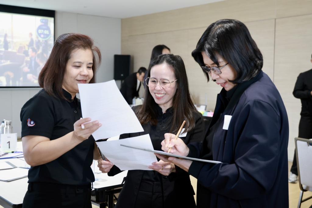 “อธิบดีณัฏฐิญา” ปิดห้อง ติวเข้ม พร้อมติดอาวุธทางความคิดให้ผู้บริหารดีพร้อม เปิดโอกาส คิดนอกกรอบ เพื่อพัฒนาทักษะการเป็นผู้นำแห่งอนาคต
